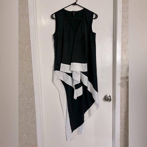 BCBGMaxAzria Black and White high-low top - Picture 1 of 5